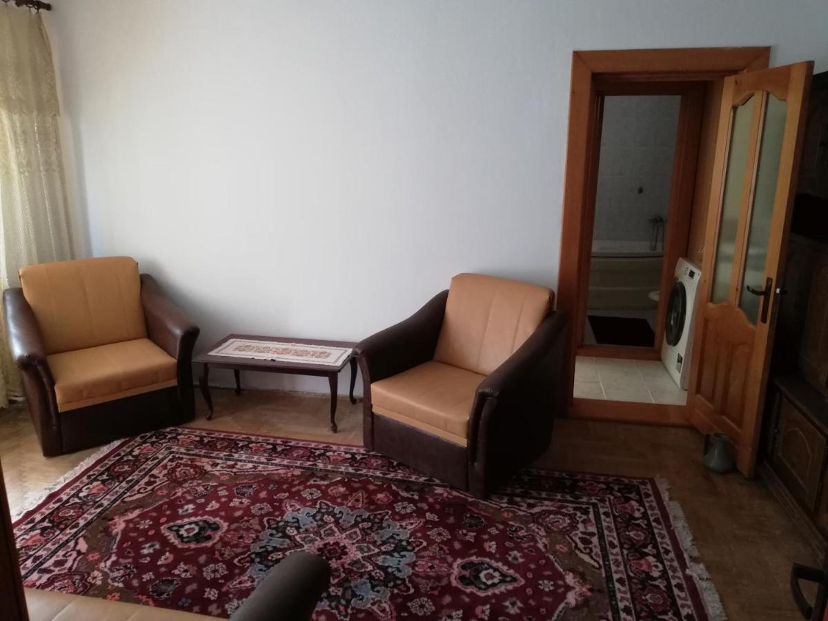 Valeria Apartament Appartamento Onesti Esterno foto